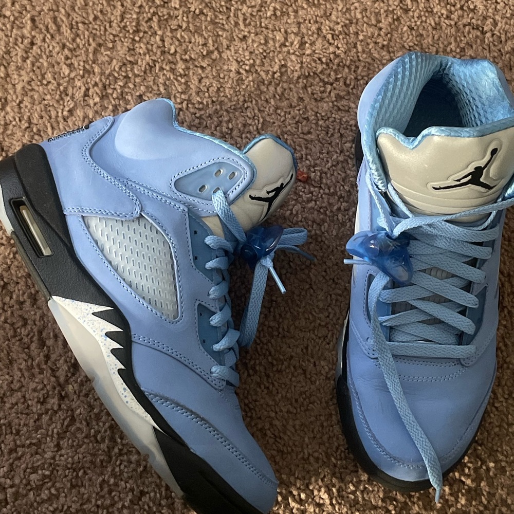 Air Jordan 5 Retro SE UNC Size 9